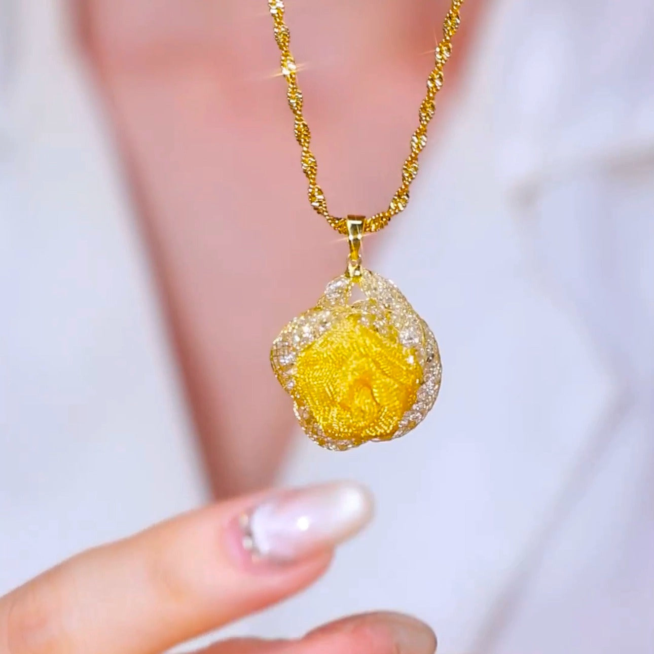 Gold Mesh Rose Necklace(24k gold plated)